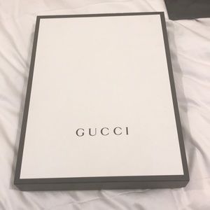 Large t shirt Gucci box